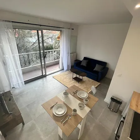 New With Balcony And Parking Lejlighed