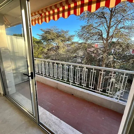 アパート New With Balcony And Parking *