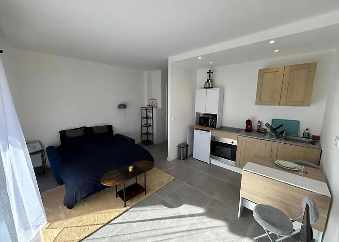 New With Balcony And Parking * Antibes